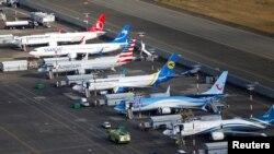 部分停飞的波音737 MAX客机停在波音公司在美国华盛顿州西雅图的停机场上。(2019年3月21日)