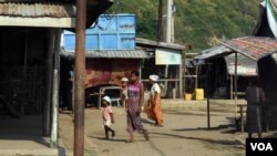 ကျောက်ဖြူရှိ ဒုက္ခသည်များ