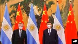 中国领导人习近平在北京会见阿根廷总统费尔南德斯。(2022年2月6日)