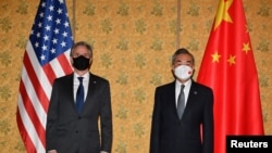 美国国务卿布林肯和中国外长王毅在意大利罗马出席G20峰会期间举行会晤。(2021年10月31日)