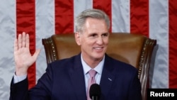 众议院共和党领袖凯文·麦卡锡(Kevin McCarthy)在历经15轮表决后1月7日凌晨当选为第118届国会众议院议长。(路透社)