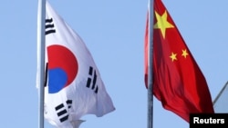 韩国与中国国旗(2019年1月25日)