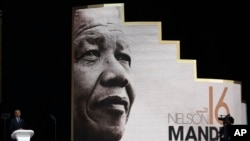 Barack Obama discursa em Joanesburgo pelo centenário de Nelson Mandela