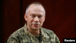 Президент України Володимир Зеленський призначив на посаду головнокомандувача ЗСУ генерал-полковника Олександра Сирського. Фото від 12 січня 2024. REUTERS/Valentyn Ogirenko