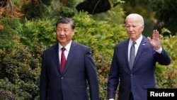 资料照片:美国总统拜登与中国国家主席习近平在亚太经合会峰会的间歇在加利福尼亚州伍德塞德举行双边峰会。(2023年11月15日)