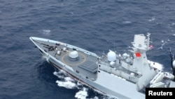 中国海军岳阳号导弹护卫舰在广东汕尾海域参加中国与泰国的联合军演。(2019年5月6日)