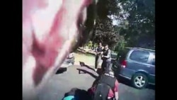 夏洛特警方公布警察随身摄像机上录下的斯科特被枪杀的视频(英文) 夏洛特警方公布警察随身摄像机上录下的斯科特被枪杀的视频(英文)