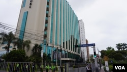 位于秘鲁首都利马的海豚会议中心酒店。美国总统拜登和中国国家主席习近平预计将在该酒店进行会晤。(美国之音记者李逸华拍摄,2024年11月15日)