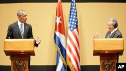 美国总统奥巴马和古巴国务委员会主席劳尔·卡斯特罗在哈瓦那(2016年3月21日)