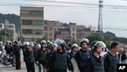 广东汕头海门镇民众抗议,大批武警到场镇压