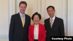 陈方安生(中)及李柱铭(右)会见英国副首相克莱格(香港2020图片)