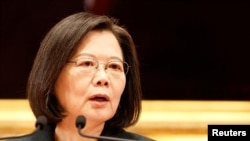 资料照片:2023年1月27日,台湾总统蔡英文在台北总统府举行记者招待会。(路透社照片)
