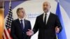 Держсекретар США Ентоні Блінкен та прем'єр-міністр України Денис Шмигаль напередодні Конференції з відновлення України у Лондоні. 21 червня 2023 року.  Фото: Leah Millis/AFP