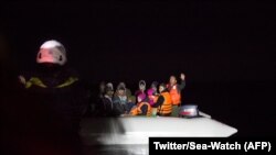 Sea-Watch အဖွဲ့က လှေစီးပြေးဒုက္ခသည်တစုအား ဇန်နဝါရီလ တွင်းက ကယ်တင်ခဲ့စဉ်။