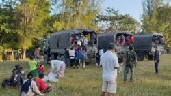 ထိုင်းနိုင်ငံ အုန်းဖန်မြို့နယ်ထဲ စစ်ကောင်စီတပ်တွေ ဝင်လာမှု ထိုင်းအမတ် မေးခွန်းထုတ်  ထိုင်းနိုင်ငံ အုန်းဖန်မြို့နယ်ထဲ စစ်ကောင်စီတပ်တွေ ဝင်လာမှု ထိုင်းအမတ် မေးခွန်းထုတ်