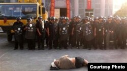 当局强拆温州乐清白象镇琯头教堂十字架引发冲突(网络图片)