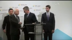 Джон Маккейн: Вам доводиться воювати зі зброєю минулого століття. Відео Джон Маккейн: Вам доводиться воювати зі зброєю минулого століття. Відео