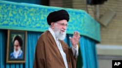 伊朗最高领袖阿亚图拉·阿里·哈梅内伊(Ayatollah Ali Khamenei)星期天(10月27日)在德黑兰。