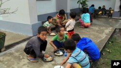 ကချင်ပြည်နယ် မြစ်ကြီးနားမြို့ Trinity Baptist ခရစ်ယာန် ဘုရားကျောင်းမှာ ခိုလှုံနေကြတဲ့ စစ်ရှောင်ကလေးငယ်များ။ မေလ ၆ ၂၀၁၈။