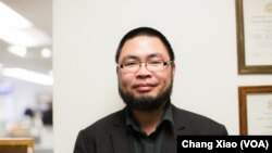 旅居美国纽约的独立媒体人北风(2015年2月11日,美国之音常晓拍摄)