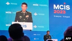 中国国防部长李尚福2023年8月15日在莫斯科国际安全会议上发言。(法新社)
