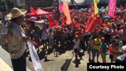 乌坎村民集会抗议当局抓捕村长林祖恋(推特图片)