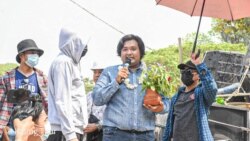ကိုဝေမိုးနိုင်ကို ထောင် အနှစ် ၂၀ ထပ်ချ
 ကိုဝေမိုးနိုင်ကို ထောင် အနှစ် ၂၀ ထပ်ချ