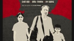 Mẹ Vắng Nhà: Clay Phạm "đánh đổi" sự an toàn vì Mẹ Nấm Mẹ Vắng Nhà: Clay Phạm "đánh đổi" sự an toàn vì Mẹ Nấm