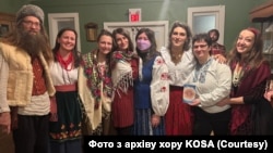 Колядники на святі Balfolk Toronto, грудень 2024р. Фото з особистого архіву хористів.