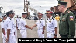 ရန်ကုန်မြို့ သီလဝါဆိပ်ကမ်းမှာ ရုရှား-မြန်မာ ပူးတွဲစစ်ရေးလေ့ကျင့်မှု မစခင်တွေ့ရတဲ့ နှစ်နိုင်ငံ အရာရှိများ