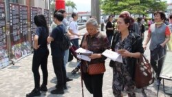 香港清明祭六四 大陆游客如是说 香港清明祭六四 大陆游客如是说