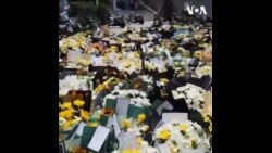 郑州民众悼念地铁死难者 郑州民众悼念地铁死难者