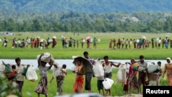 ရိုဟင်ဂျာဒုက္ခသည်များ ထွက်ပြေးလာစဉ်