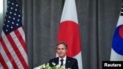 美国国务卿布林肯2021年5月5日在伦敦G7外长会议期间与日本和韩国外长举行会晤(路透社)