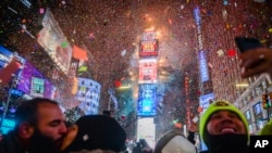 纽约时报广场人们欢庆2018年来临。(2018年1月1日)