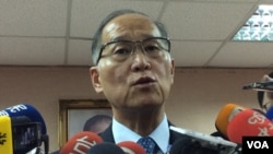 台湾外长李大维2017年5月10日立法院接受媒体采访 (申华 拍摄)