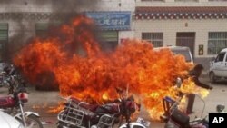 بھارت کے ایوان زیریں یعنی لوک سبھا کے انتخابات کے پہلے مرحلے کا آغاز  پیر کو ہوا۔