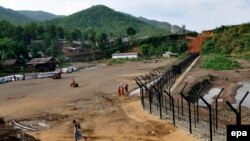 အိန္ဒိယ-မြန်မာနယ်စပ်။