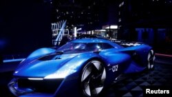 2024年10月14日,在法国巴黎举行的2024年巴黎车展的媒体日上展出的Alpine Alpenglow Hy6原型车。(路透社照片)