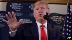 美国总统特朗普在瑞士达沃斯世界经济论坛上举行的记者会上讲话。(2020年1月22日)