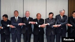 美防长马蒂斯2017年出席香格里拉对话会期间会见东盟防长(路透社)