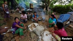 ၂၀၁၇ သြဂုတ်လတုန်းက ဘူးသီးတောင်မြို့ပေါ်စစ်ရှောင်နေသူများ