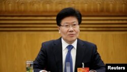 中共新疆自治区党委书记张春贤在两会期间的新疆代表团会议上(2015年3月10日)