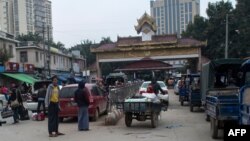 တရုတ်-မြန်မာ နယ်စပ် မူဆယ်ဂိတ် တနေရာ