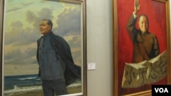 中国画展中的邓小平画像(美国之音张楠拍摄)