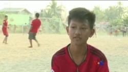 မသန်စွမ်း မြန်မာ လူငယ် ဘောလုံးသမား မသန်စွမ်း မြန်မာ လူငယ် ဘောလုံးသမား
