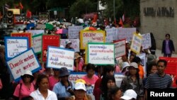 泰国女工在联合国驻曼谷机构外集会庆祝国际妇女节(资料照片)