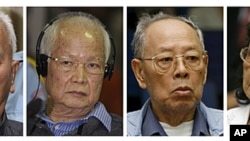 从左至右:红色高棉理论家农谢,前国家元首乔森潘,前外长英萨利,英萨利的妻子、社会事务部长英蒂丽