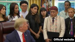 အိမ်ဖြူတော်မှာ သမ္မတ Trump ကိုတင်ပြနေတဲ့ KBC ကချင်နှစ်ချင်းအဖွဲ့ချုပ်ရဲ့ အထွေထွေအတွင်းရေးမှူး Dr. Samson Hkalam