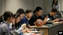 德克萨斯大学达拉斯分校的中国留学生。(2015年8月22日)